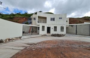 Venta Casa Nueva en Zona Exclusiva y Segura al Sur de Tegucigalpa "Se Vende Rápido" 